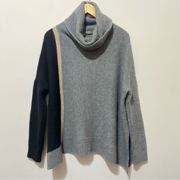 NWOT 360 Cashmere Oversized Turtleneck Sweater - Picture 1 of 5